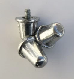 Crampons Coniques Rugby( Sachet De 100 Crampons Alu / 21 Mm)